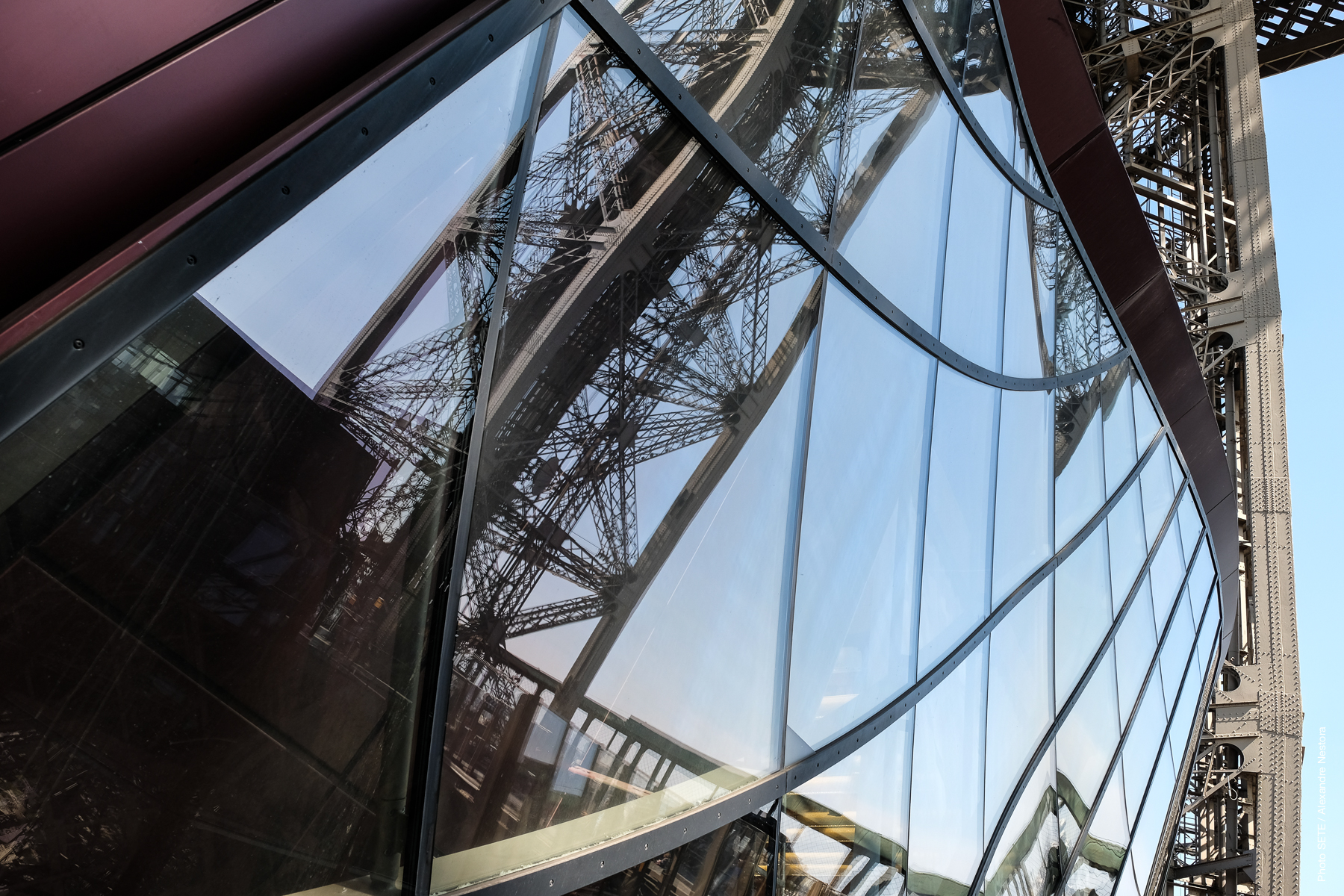 La dictée pour tous à la tour Eiffel - La tour Eiffel