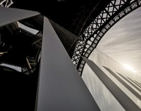 L'oeuvre de Daniel Buren à la tour Eiffel