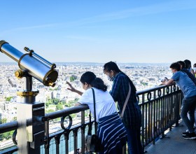 Visiteurs tour Eiffel