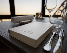 Mesa de restaurante Julio Verne