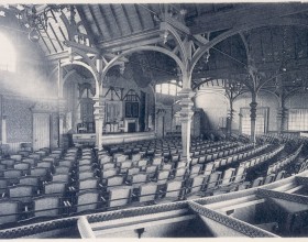 Théâtre à la tour Eiffel