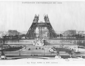 Photo de la Tour Eiffel en construction