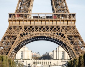Photo simulation de la Tour ornée d'une 2ème frise avec les noms de femmes scientifiques