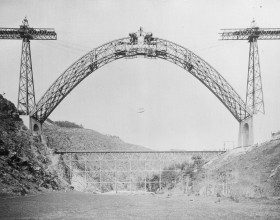 Viaduc de Garabit en construction
