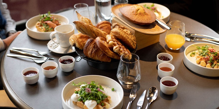 eiffel tower restaurant dress code brunch Breakfast at the Eiffel Tower