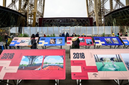 Exposición sobre los hitos deportivos en la 1ª planta, foto de los paneles