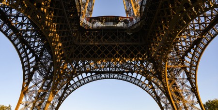 Torre Eiffel, vista dal piazzale, pilastro nord