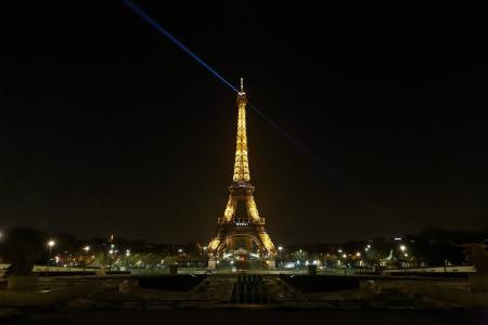 Vue tour Eiffel illuminée