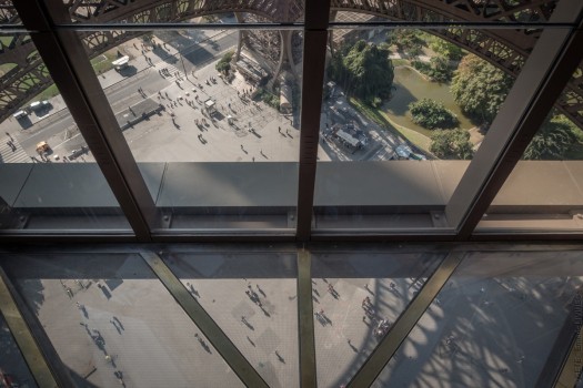 Il pavimento in vetro 