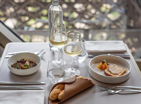 Comida servida en Madame Brasserie