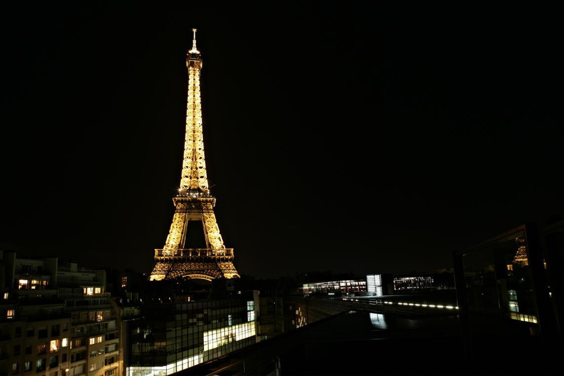 La tour Eiffel de nuit