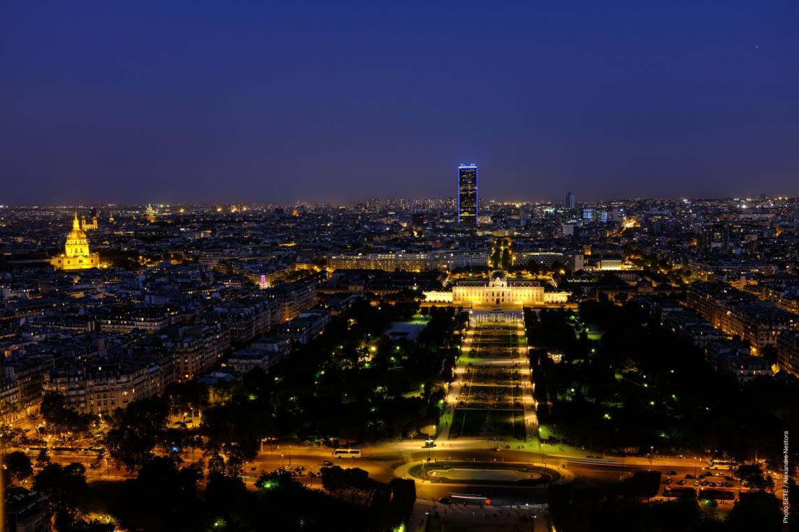 Vue sur le Champ-de-Mars de nuit