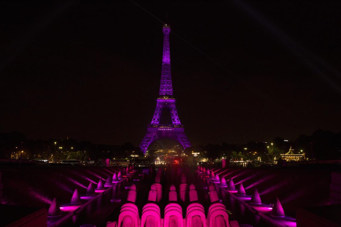 Illumination de la tour Eiffel, Octobre rose