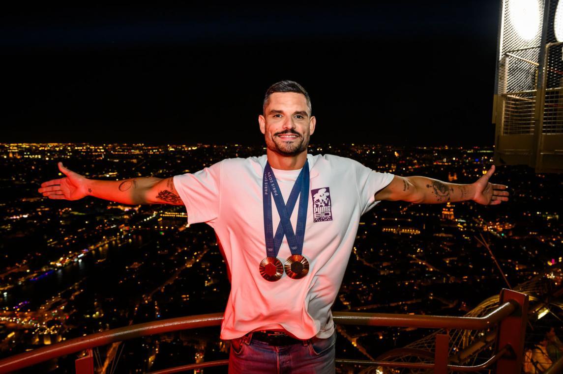 Florent Manaudou à la tour Eiffel