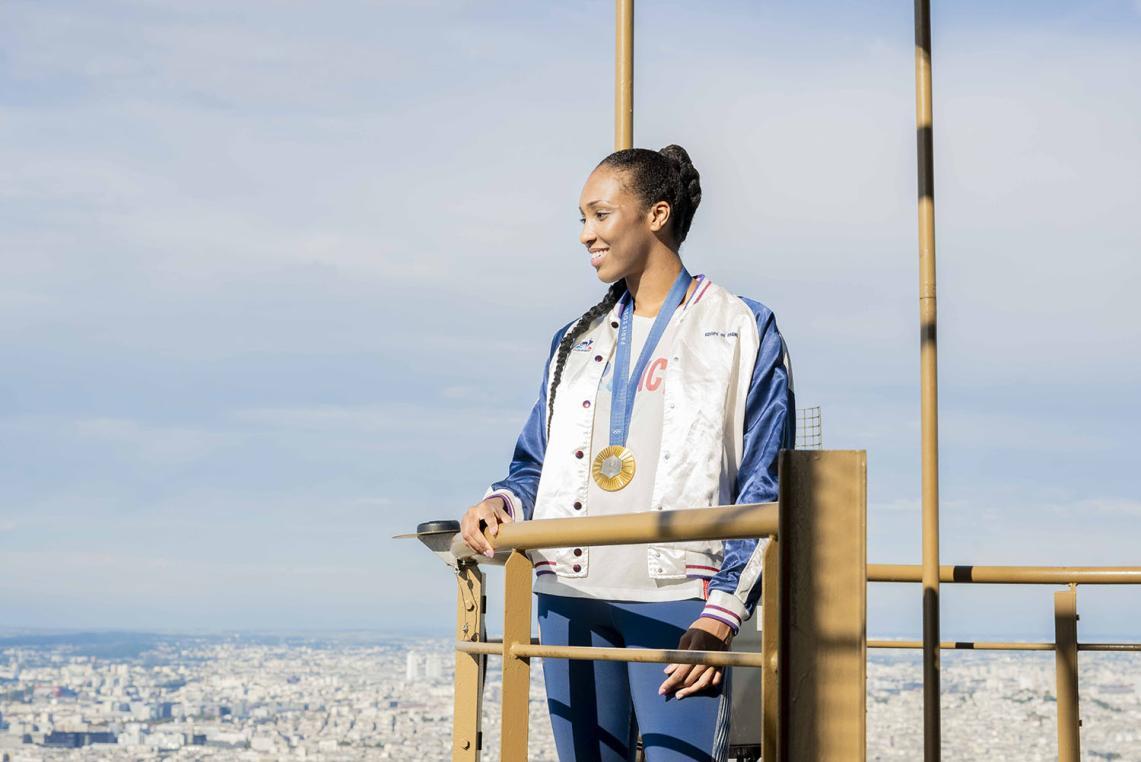 Althéa Laurin à la tour Eiffel