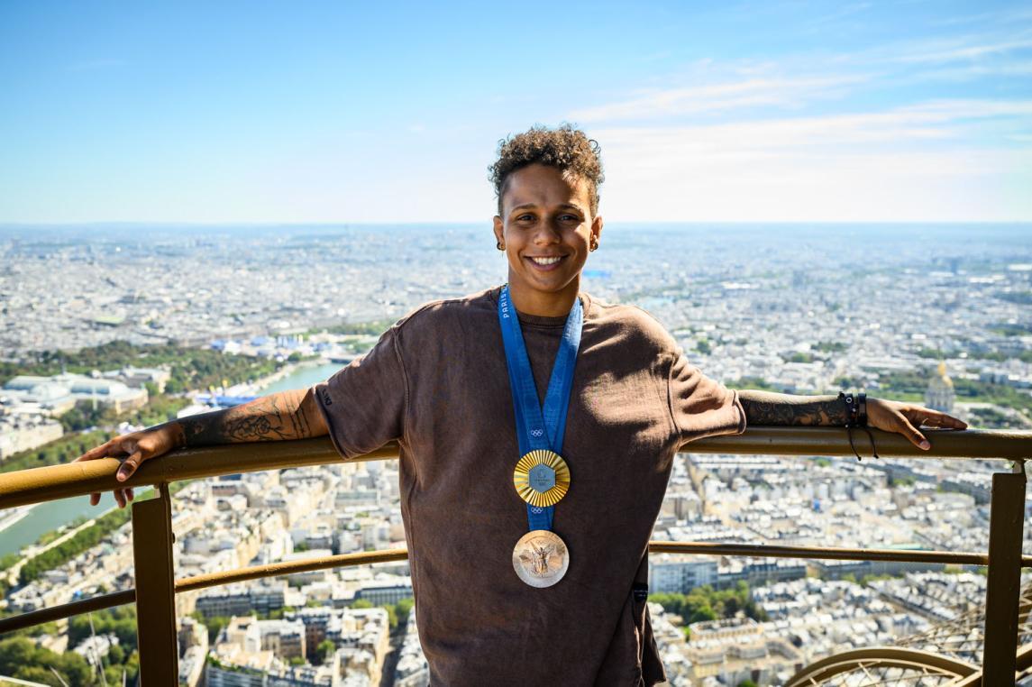 Amandine Buchard à la tour Eiffel