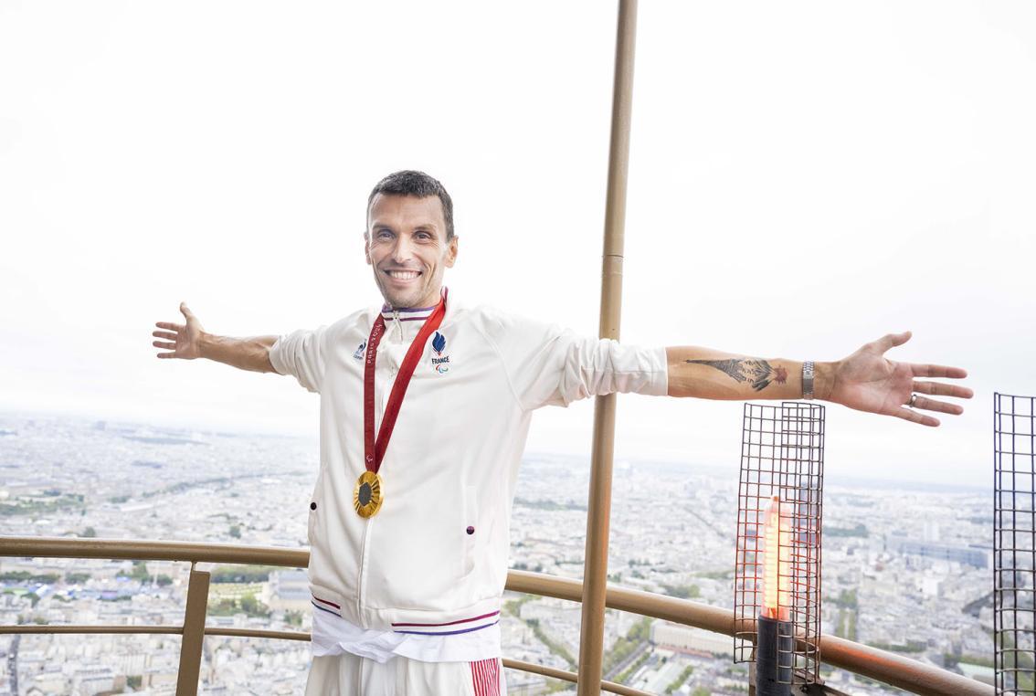 Alexis Hanquinquant à la tour Eiffel