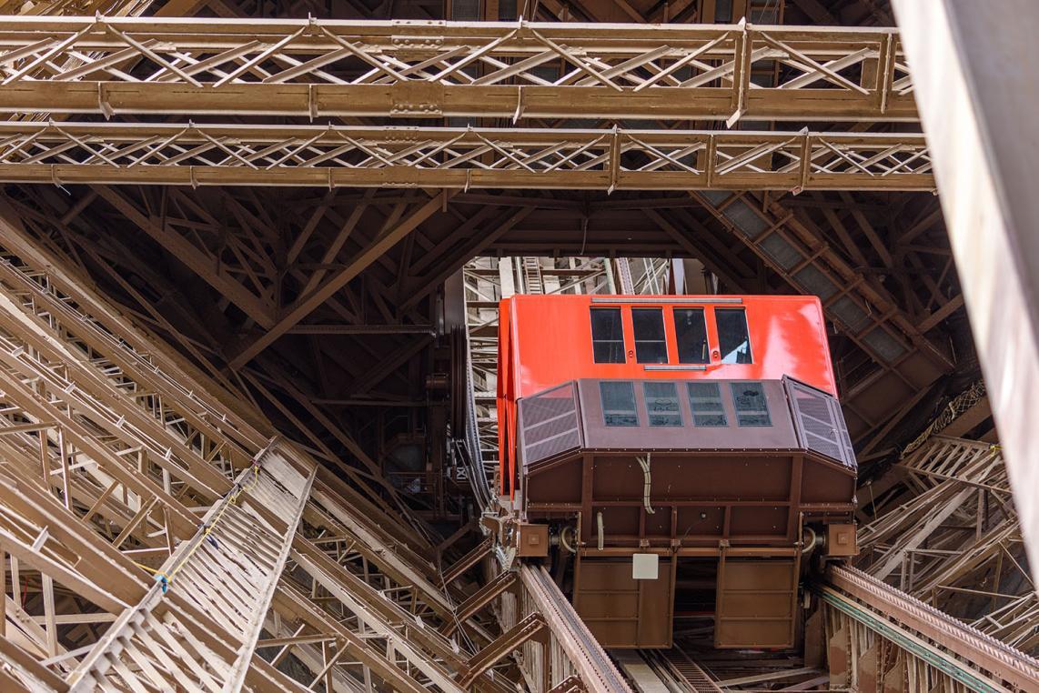 Vista del ascensor del pilar norte