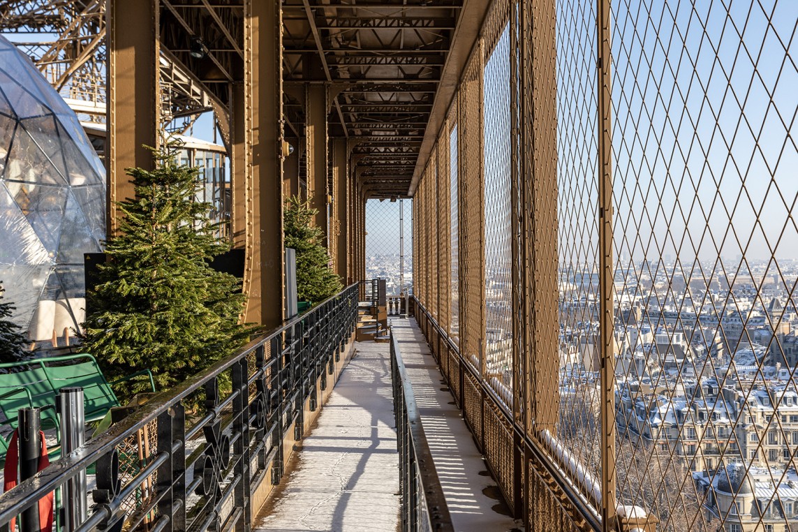 Tour Eiffel 1er étage Neige