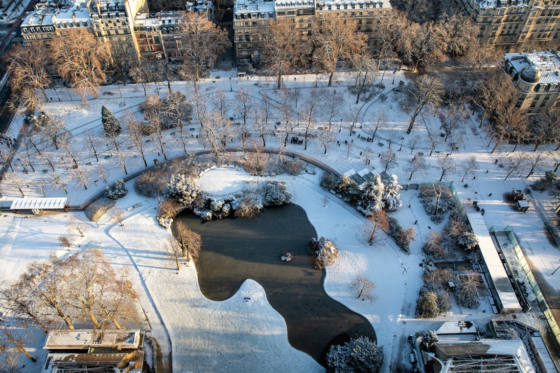 Jardins de la tour Eiffel sous la neige 2