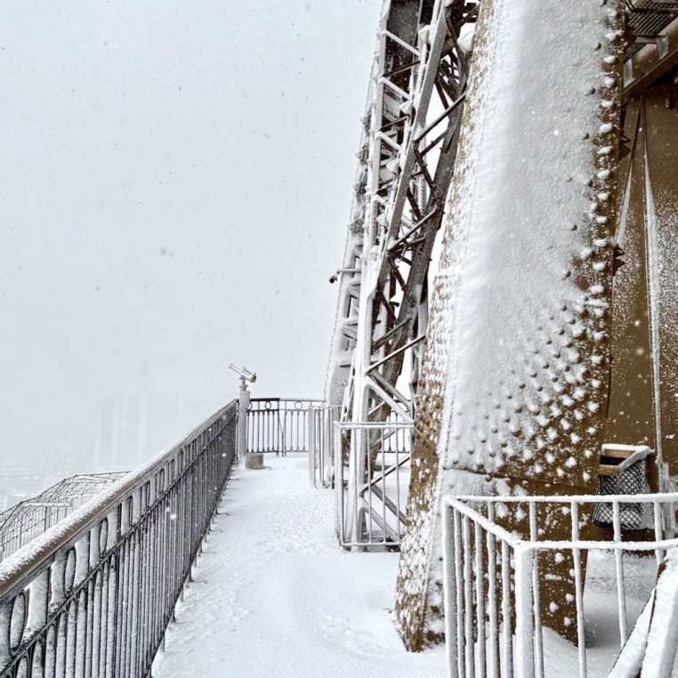 Tour Eiffel Neige Nov 2024