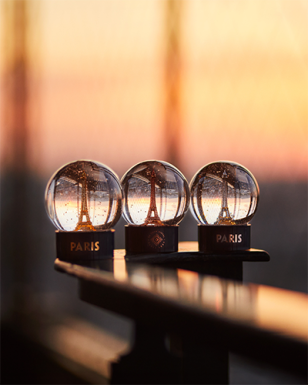 Official snow globes of the Eiffel Tower