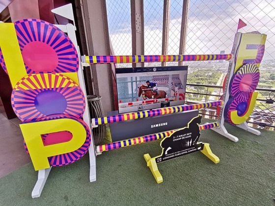 Terrasse 1er étage tour Eiffel Ecran Jumping