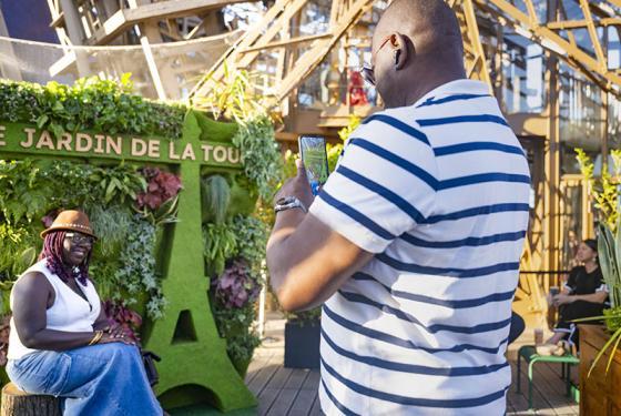 Photocall végétal de la terrasse d'été 2025