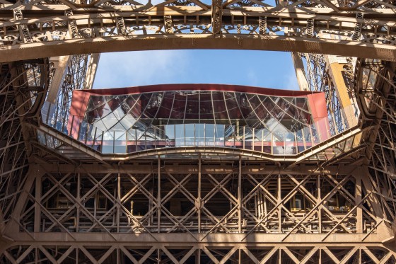 Il ristorante della Torre Eiffel nel 1900